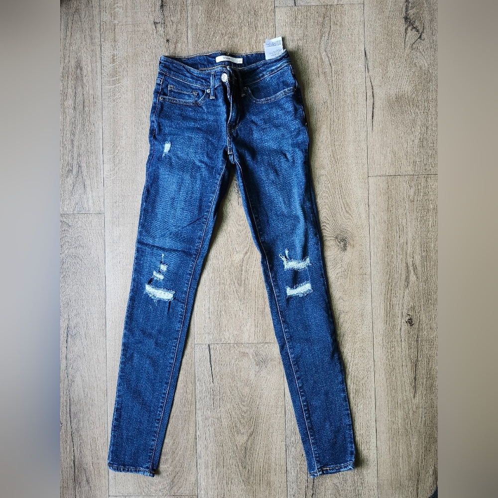 711 Skinny Jeans